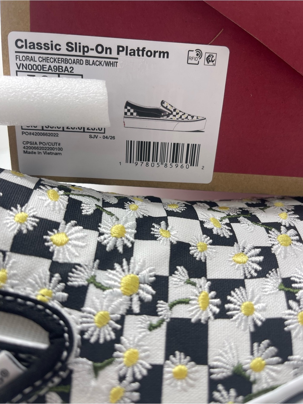 Vans Classic Slip-On Platform FLORAL CHECKERBOARD BLACK/WHY
VN000EA9BA2 Sneakers - Picture 15 of 16
